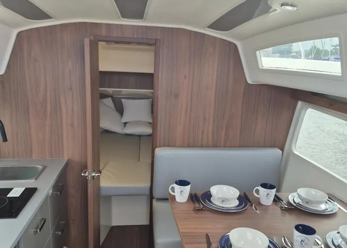 Hotel en barco łódź Motorowa Balt 818 Tytan Lucky Star Star *